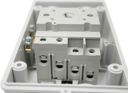 ROZŁĄCZNIK IZOL PV 4P 1200V DC 32A IP66 SCHELINGER